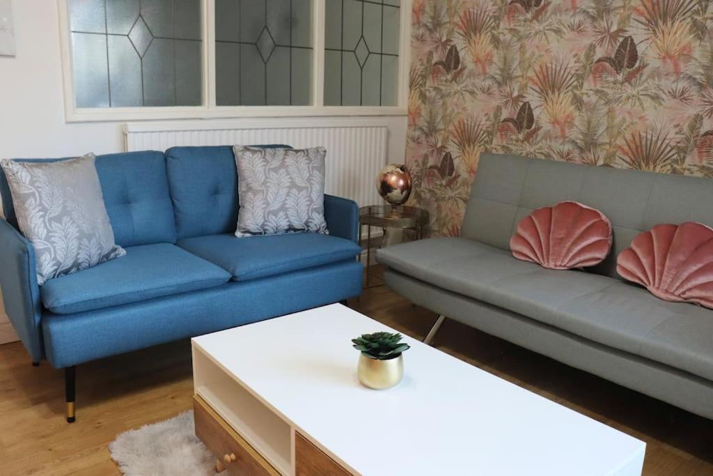 Lovely Staycation With Family Free Parking & Wifi Leeds  Zewnętrze zdjęcie