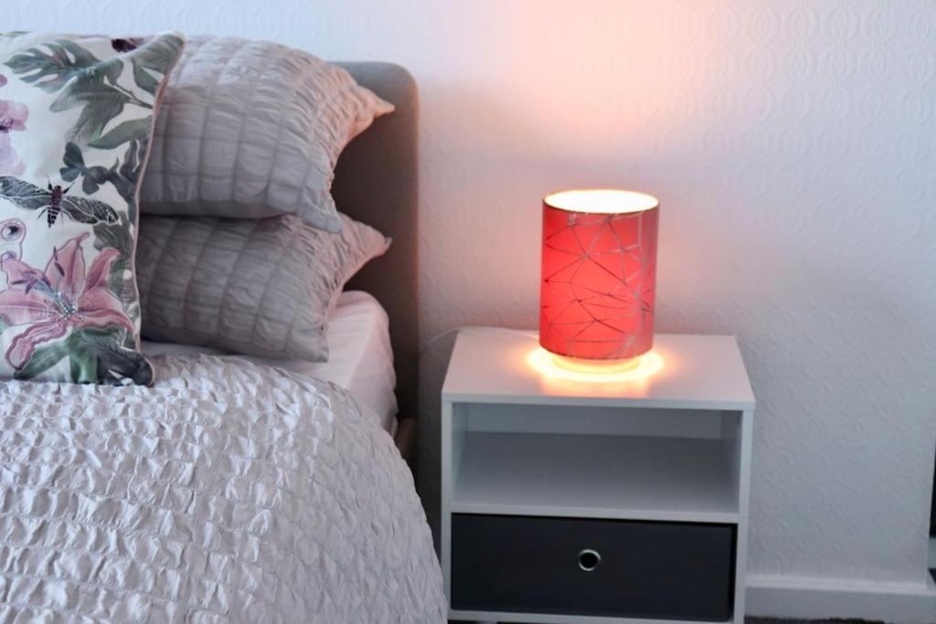 Lovely Staycation With Family Free Parking & Wifi Leeds  Zewnętrze zdjęcie